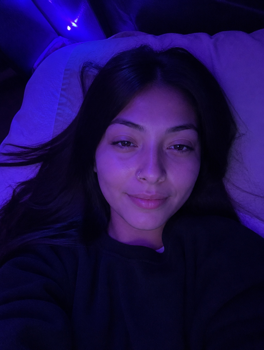 files/Casual-smartphone-selfie-of-a-woman-in-h-2.png